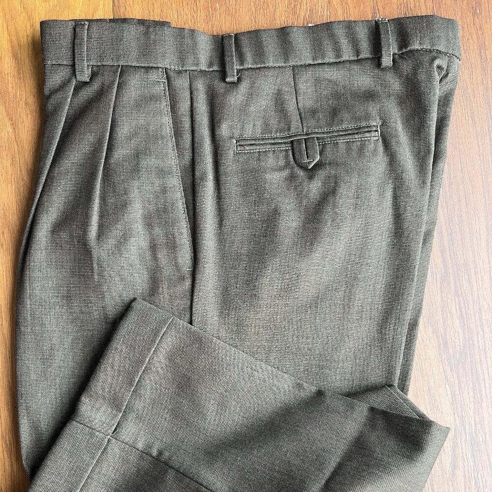 Black and Brown Plaid Dockers Premium Dress Slacks 33x32